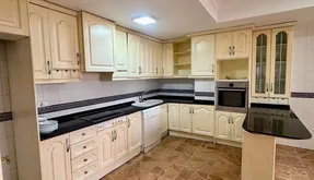 Venta de piso en Torrevieja. Zona de la Centro, 5 dormitorios, 243 m² - photo 5