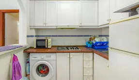 Apartment for sale in Torrevieja. Estacion de autobuses area, 2 bedrooms, 55 m² - photo 2