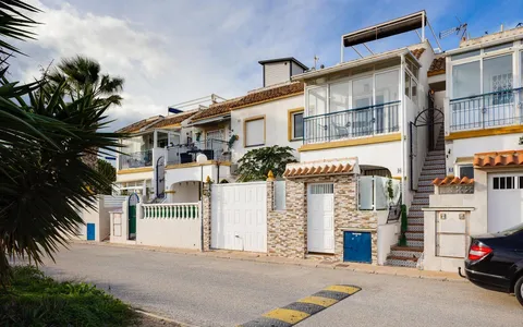 Buy property in Torrevieja, Spain. La Siesta - El Salado - Torreta area, 3 bedrooms, 65 m2, 3 bedrooms, 65 m² — €144969