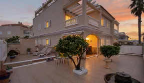 Недвижимость Ориуэла Коста, продается Таунхаус. Район Zeniamar-Horizonte-La Campana, 3 спальни, 113 м2 - photo 6