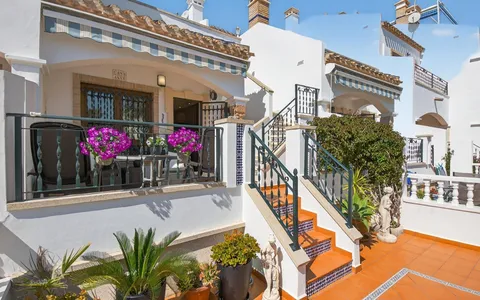 Buy an Town house in Spain, Orihuela Costa. Playa Flamenca Norte area, 2 bedrooms, 80 m2, 2 bedrooms, 80 m² — €295000