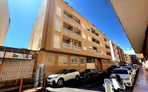 Buy real estate in Torrevieja, Spain. Playa del Cura area, 2 bedrooms, 60 m2, 2 bedrooms, 60 m² — €139990