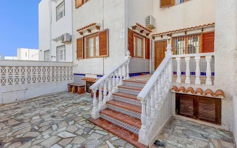 Купить Таунхаус в Испании, Торревьеха. Район Calas blanca, 6 спален, 110 м2