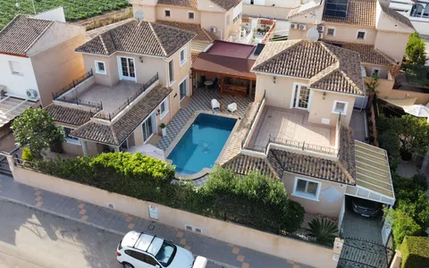 Spain buy an Villa. La Torre de la Horadada area, 7 bedrooms, 275 m2, 7 bedrooms, 275 m² — €999000