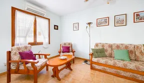 Buy an Bungalow in Spain, Torrevieja. Playa de los Locos area, 3 bedrooms, 90 m2 - photo 2