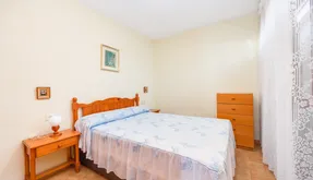 Buy an Bungalow in Spain, Torrevieja. Playa de los Locos area, 3 bedrooms, 90 m2 - photo 4