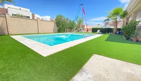 Town house for sale in Torrevieja, Spain. Torreta florida area, 3 bedrooms, 130 m2 - photo 4