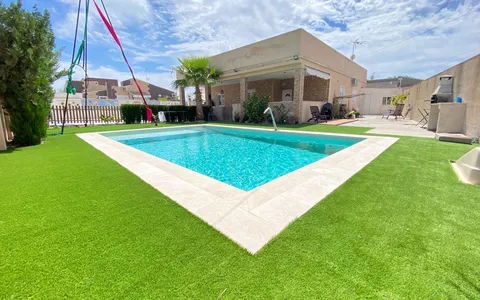 Town house for sale in Torrevieja, Spain. Torreta florida area, 3 bedrooms, 130 m2, 3 bedrooms, 130 m² — €480000