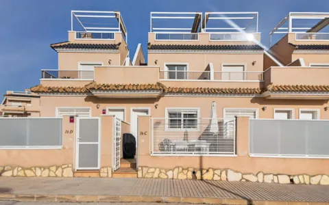 Buy property in Torrevieja, Spain. Los Balcones - Los Altos del Edén area, 3 bedrooms, 89 m2, 3 bedrooms, 89 m² — €349000