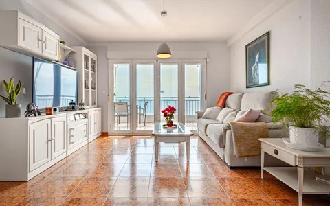 Apartment in Torrevieja, Spain. Playa de los Naufragos area, 3 bedrooms, 81 m2, 3 bedrooms, 81 m² — €260000