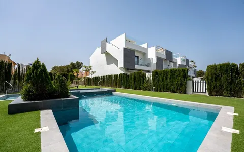 Property in Torrevieja. Los balcones area, 2 bedrooms, 77 m2, 2 bedrooms, 77 m² — €319900