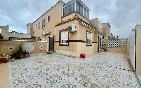 Bungalow for sale in Torrevieja, Spain. Paraje natural area, 3 bedrooms, 71 m2, 3 bedrooms, 71 m² — €179000