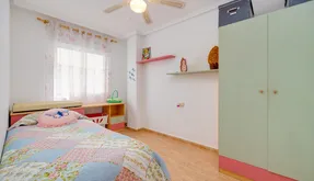 Property in Torrevieja. Centro area, 2 bedrooms, 60 m2 - photo 5