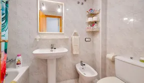 Real estate Torrevieja, Apartment for sale. Playa de los Locos area, 2 bedrooms, 63 m2 - photo 5
