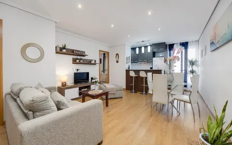 Buy property in Torrevieja, Spain. Centro area, 2 bedrooms, 72 m2, 2 bedrooms, 72 m² — €159900