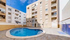 Comprar un Piso en Torrevieja, España. Zona de la  Playa de los Locos, 3 dormitorios, 65 m2 - photo 2