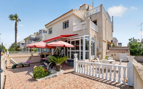 Buy real estate in Torrevieja, Spain. Torretas area, 2 bedrooms, 77 m2, 2 bedrooms, 77 m² — €175000