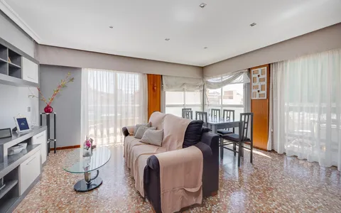 Torrevieja, kiinteistöt. Centro area, 4 bedrooms, 116 m2, 4 bedrooms, 116 m² — €190000