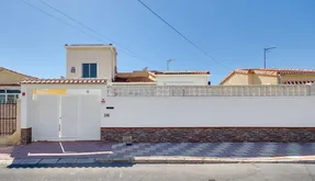 Spain buy an Villa. La marina area, 3 bedrooms, 121 m2 - photo 2