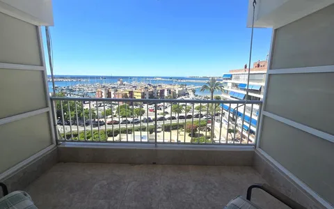 Venta de Piso en Torrevieja, España. Zona de la Puerto deportivo marina salinas, 3 dormitorios, 94 m2, 3 dormitorios, 94 m² — €220000