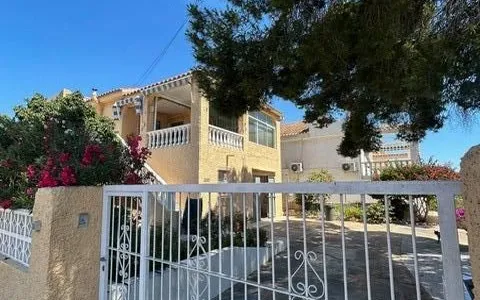 Comprar un Duplex en España, Torrevieja. Zona de la Los balcones, 3 dormitorios, 500 m2, 3 dormitorios, 500 m² — €399000