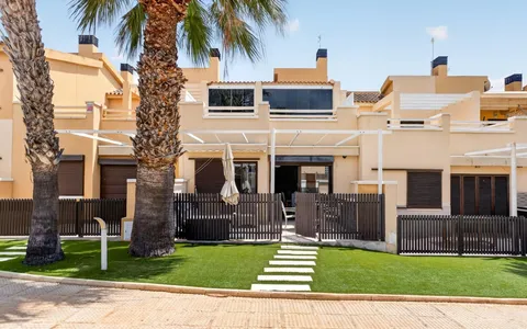 Comprar una vivienda en Orihuela Costa, España. Zona de la Lomas de Cabo Roig, 2 dormitorios, 85 m2, 2 dormitorios, 85 m² — €289000