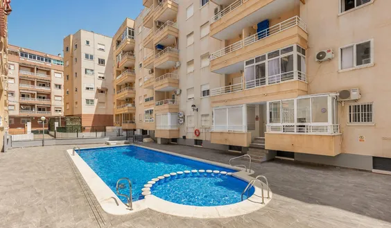 Bienes raíces Torrevieja, Piso en venta. Zona de la Estacion de autobuses, 2 dormitorios, 71 m2 - photo 1