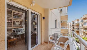 Bienes raíces Torrevieja, Piso en venta. Zona de la Estacion de autobuses, 2 dormitorios, 71 m2 - photo 2