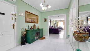 Buy an Apartment in Spain, Torrevieja. Antonio Machado area, 3 bedrooms, 103 m2 - photo 2