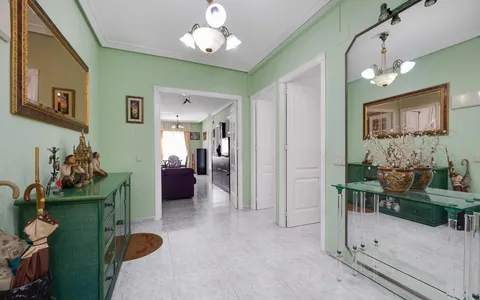 Buy an Apartment in Spain, Torrevieja. Antonio Machado area, 3 bedrooms, 103 m2, 3 bedrooms, 103 m² — €205000