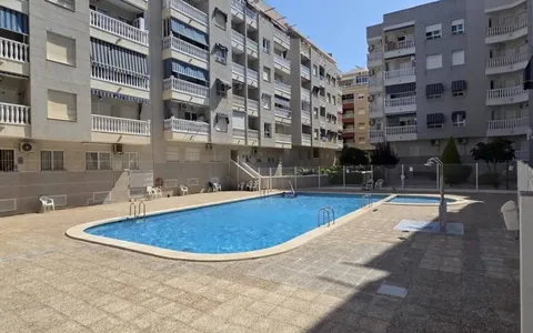 Comprar un Piso en España, Torrevieja. Zona de la  Estacion de autobuses, 2 dormitorios, 60 m2, 2 dormitorios, 60 m² — €145000