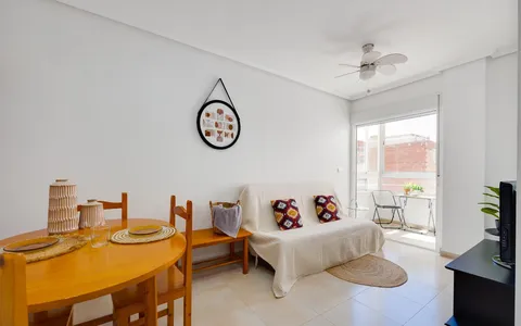Comprar un Ático en Torrevieja, España. Zona de la  Centro, 1 dormitorio, 46 m2, 1 dormitorios, 46 m² — €140000