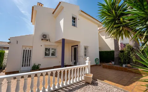 Buy real estate in Torrevieja, Spain. Los altos area, 2 bedrooms, 102 m2, 2 bedrooms, 102 m² — €339900