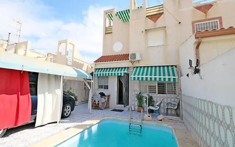 Таунхаус в Торревьеха, Испания. Район Torretas, 4 спальни, 85 м2, 4 спален, 85 m² — €189000