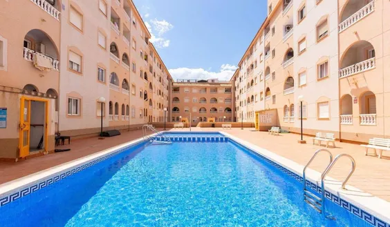Se vende apartamento de 61 m² con un dormitorio en la 3ª planta de un edificio con ascensor. - photo 1