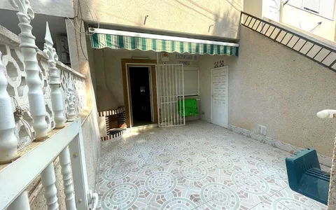 Real estate Torrevieja, Bungalow for sale. Playa de los Naufragos area, 2 bedrooms, 54 m2, 2 bedrooms, 54 m² — €154500