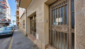 Torrevieja, España. Piso en venta. Zona de la  Paseo maritimo, 3 dormitorios, 75 m2 - photo 2