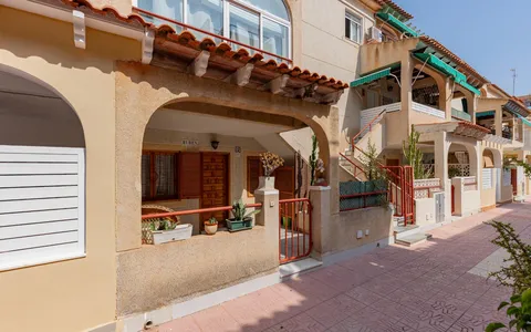 Torrevieja, bienes raíces. Zona de la  Acequion, 2 dormitorios, 55 m2, 2 dormitorios, 55 m² — €129900