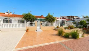Property in Torrevieja. La Siesta - El Salado - Torreta area, 2 bedrooms, 52 m2 - photo 2