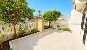 Property in Torrevieja. La Siesta - El Salado - Torreta area, 2 bedrooms, 52 m2 - photo 3