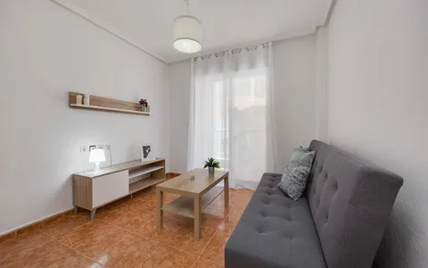Buy real estate in Torrevieja, Spain. Playa del Cura area, 2 bedrooms, 66 m2, 2 bedrooms, 66 m² — €139900