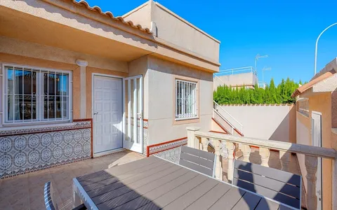 Bungalow for sale in Torrevieja, Spain. Los altos area, 2 bedrooms, 49 m2, 2 bedrooms, 49 m² — €178995