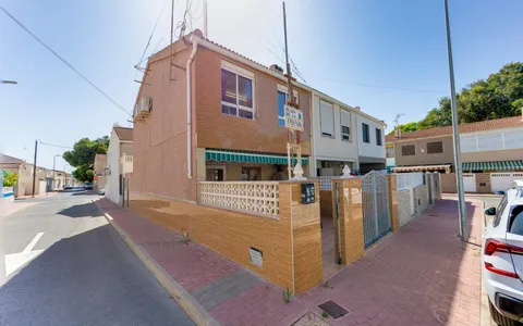Property in Torrevieja. Playa de los Naufragos area, 3 bedrooms, 76 m2, 3 bedrooms, 76 m² — €212900