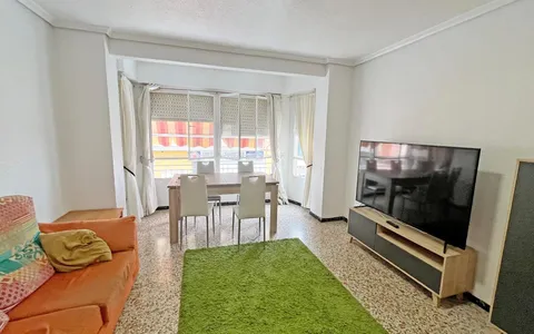Buy real estate in Guardamar del Segura, Spain. CENTRO area, 3 bedrooms, 91 m2, 3 bedrooms, 91 m² — €135000