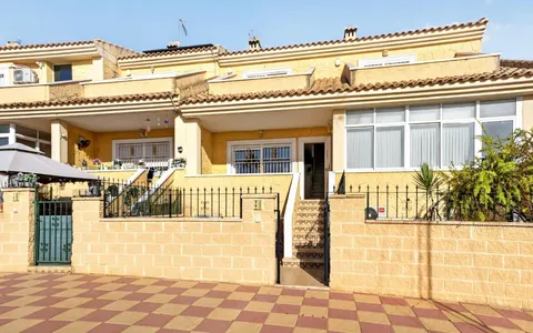 Town house in Torrevieja, Spain. Los Balcones - Los Altos del Edén area, 3 bedrooms, 140 m2, 3 bedrooms, 140 m² — €339000