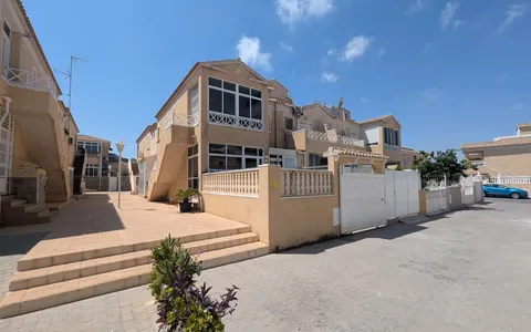 Torrevieja, Spain. Buy a Bungalow . Centro area, 2 bedrooms, 90 m2, 2 bedrooms, 90 m² — €169000