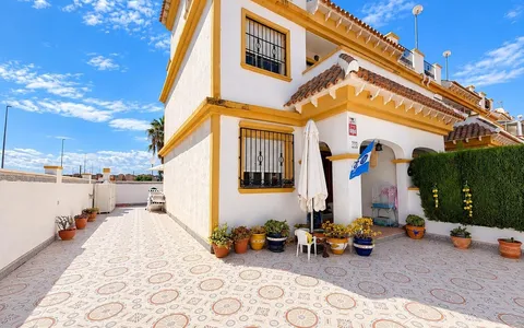 Buy a Town house in Torrevieja, Spain. El limonar area, 3 bedrooms, 88 m2, 3 bedrooms, 88 m² — €239900