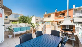 Torrevieja, real estate. Playa de los Náufragos area, 4 bedrooms, 80 m2 - photo 3