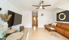 Torrevieja, real estate. Playa de los Náufragos area, 4 bedrooms, 80 m2 - photo 5