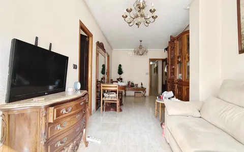 Buy an Apartment in Torrevieja, Spain. Playa del Cura area, 3 bedrooms, 96 m2, 3 bedrooms, 96 m² — €189000